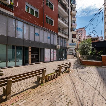 Lucas Central Home Tiranë Eksteriør bilde