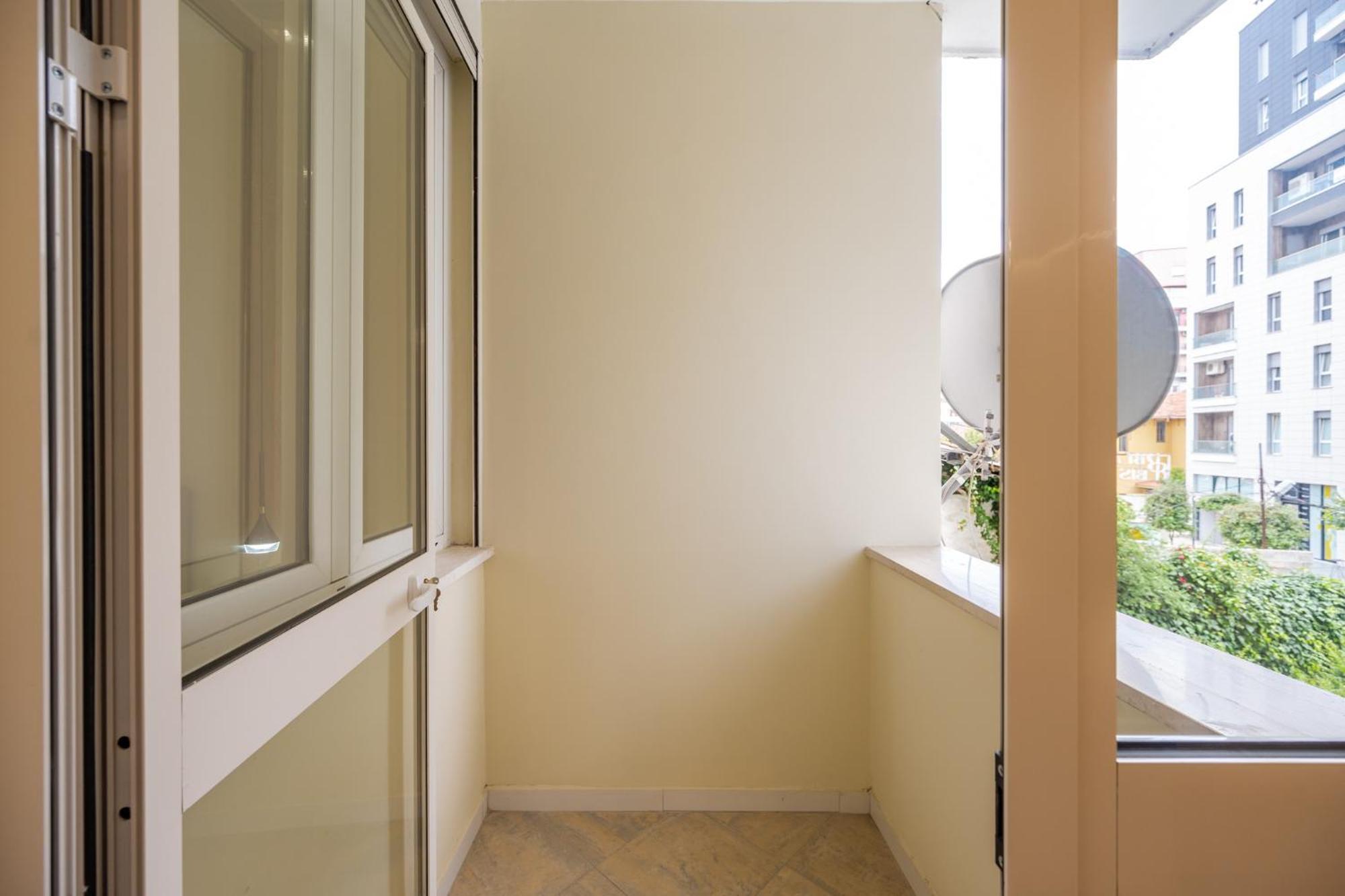 Lucas Central Home Tiranë Eksteriør bilde